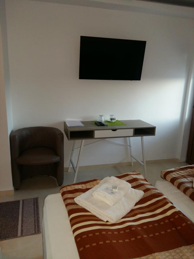 Guest House Harmony เวลีคอเทอร์โนโว ภายนอก รูปภาพ