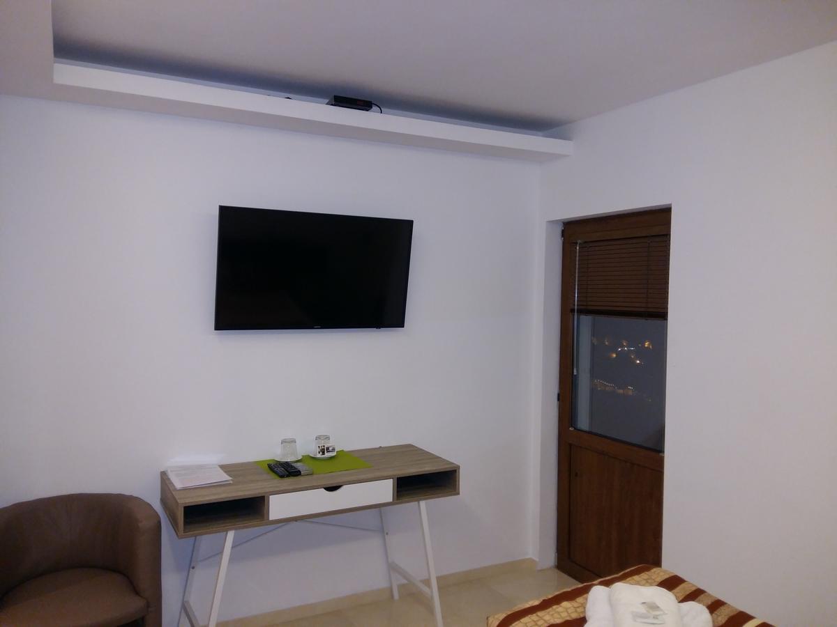 Guest House Harmony เวลีคอเทอร์โนโว ภายนอก รูปภาพ