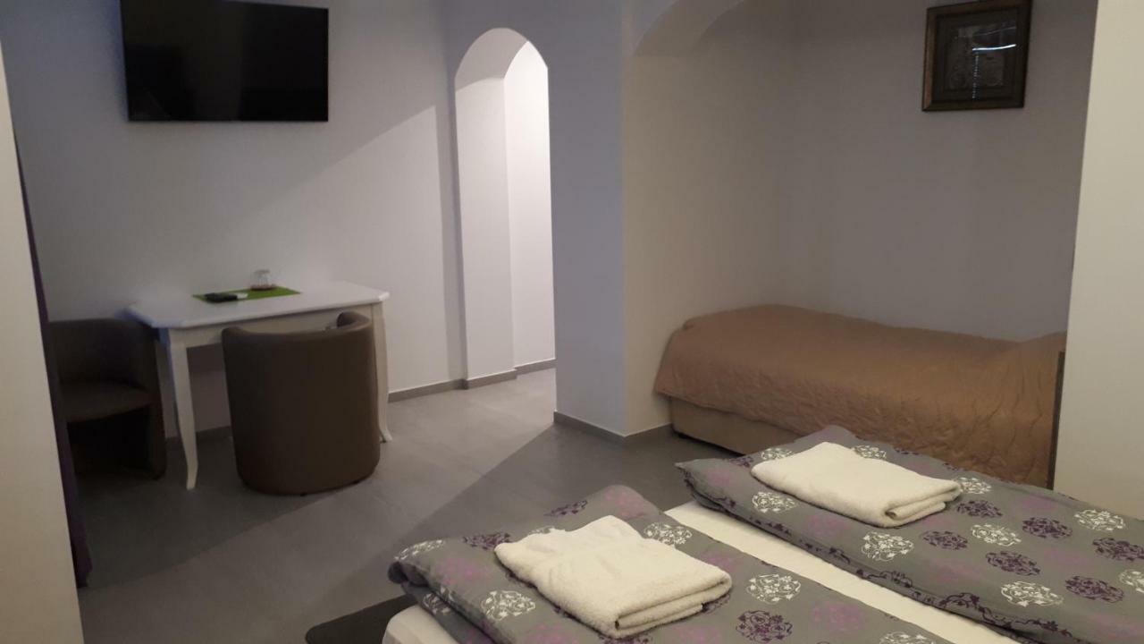 Guest House Harmony เวลีคอเทอร์โนโว ภายนอก รูปภาพ